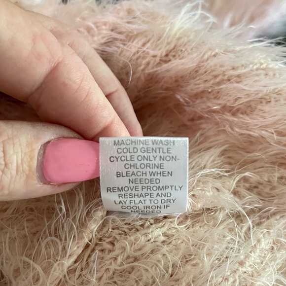 AS SEEN ON LEA MICHELLE Lover & Friends Blush Eyelash Crop Sweater Sz S - Picture 12 of 14